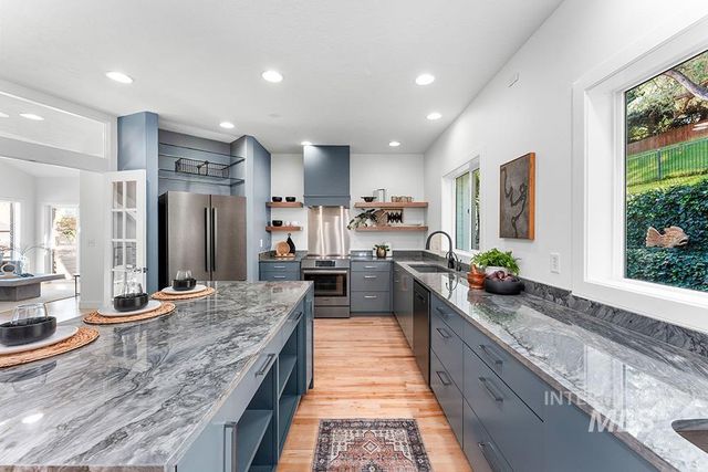 1203 E Hearthstone Dr, Boise, ID 83702