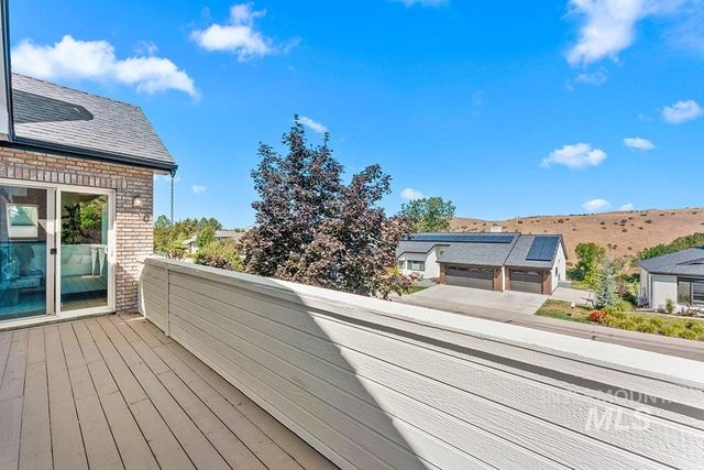 1203 E Hearthstone Dr, Boise, ID 83702