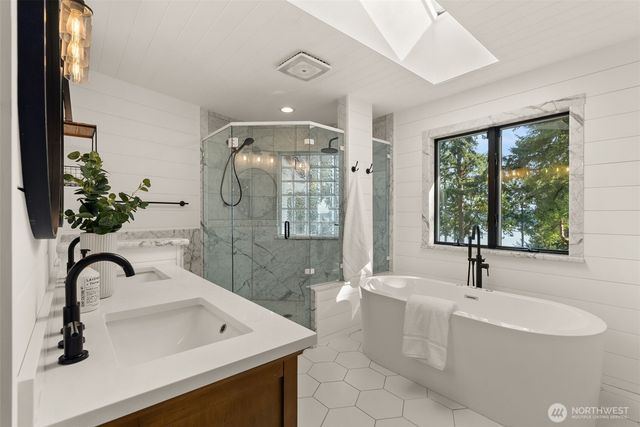 1108 7th Court, Fox Island, WA 98333