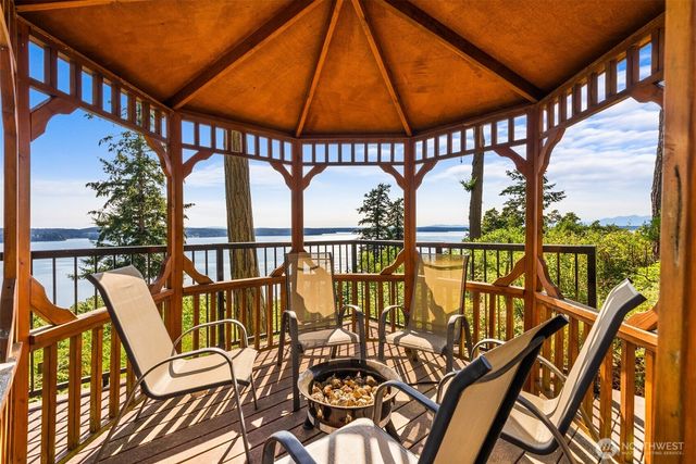 1108 7th Court, Fox Island, WA 98333