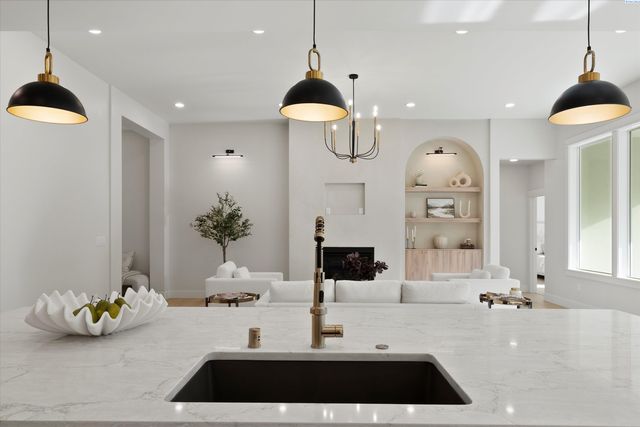 713 Mara Loop, Richland, WA 99352