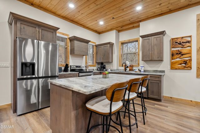 4116 Elk Ridge Way, Sevierville, TN 37862