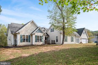 97 ELNINA DR, Hedgesville, WV 25427