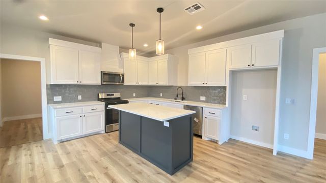 129 S 8th Street, Mcloud, OK 74851