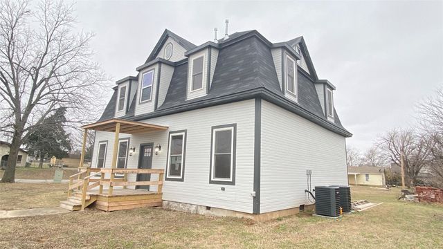 129 S 8th Street, Mcloud, OK 74851