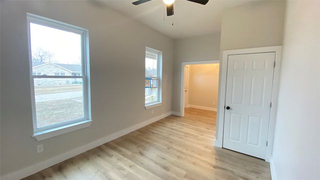 129 S 8th Street, Mcloud, OK 74851