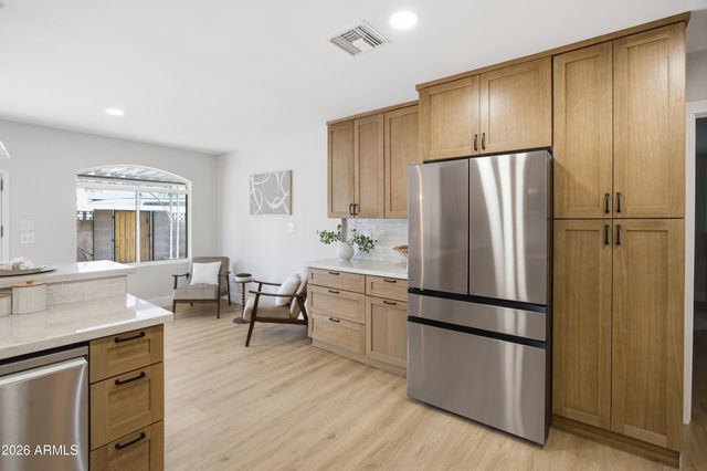 4928 E VIRGINIA Avenue, Phoenix, AZ 85008
