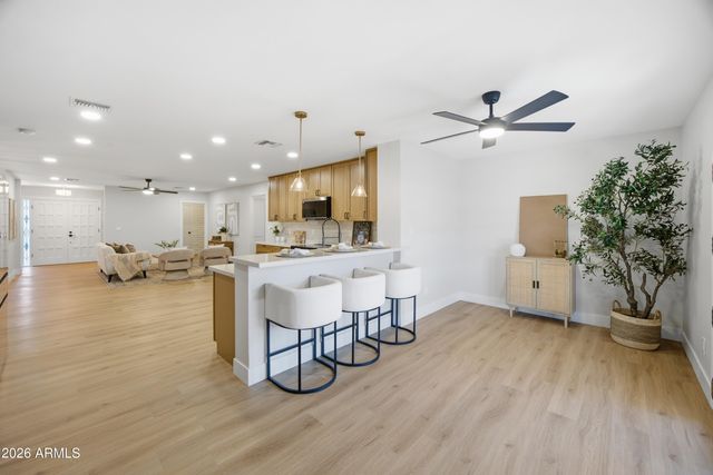 4928 E VIRGINIA Avenue, Phoenix, AZ 85008