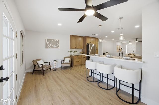 4928 E VIRGINIA Avenue, Phoenix, AZ 85008