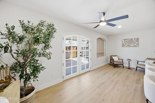 4928 E VIRGINIA Avenue, Phoenix, AZ 85008