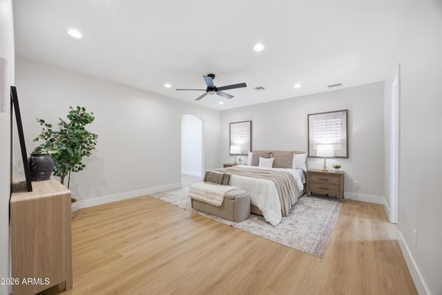 4928 E VIRGINIA Avenue, Phoenix, AZ 85008