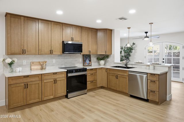4928 E VIRGINIA Avenue, Phoenix, AZ 85008