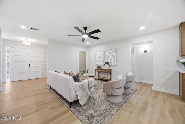 4928 E VIRGINIA Avenue, Phoenix, AZ 85008