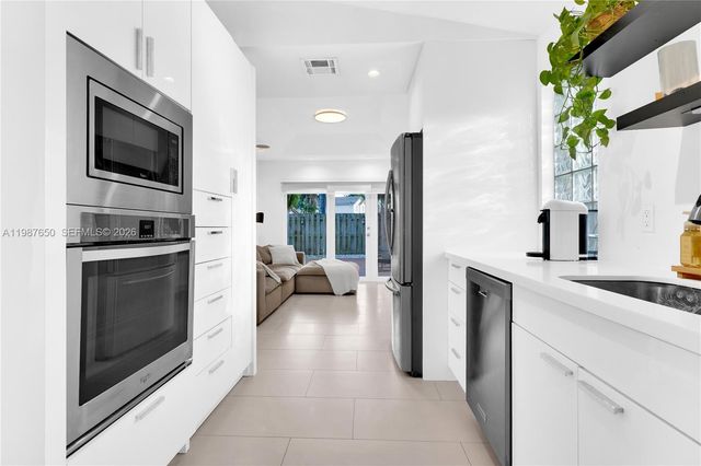 8858 SW 214th St, Cutler Bay, FL 33189