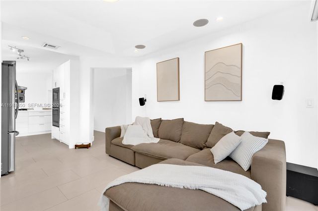 8858 SW 214th St, Cutler Bay, FL 33189