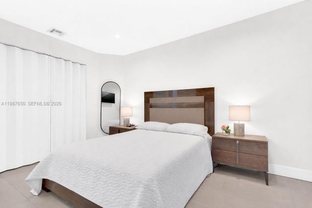 8858 SW 214th St, Cutler Bay, FL 33189