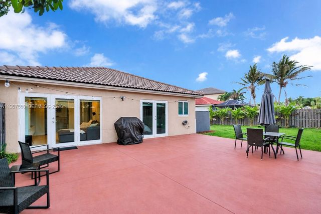 8858 SW 214th St, Cutler Bay, FL 33189