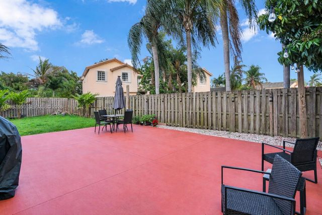 8858 SW 214th St, Cutler Bay, FL 33189