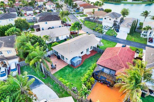 8858 SW 214th St, Cutler Bay, FL 33189