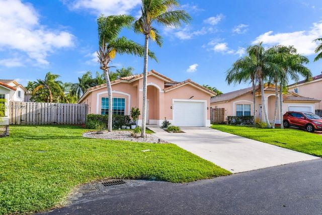 8858 SW 214th St, Cutler Bay, FL 33189