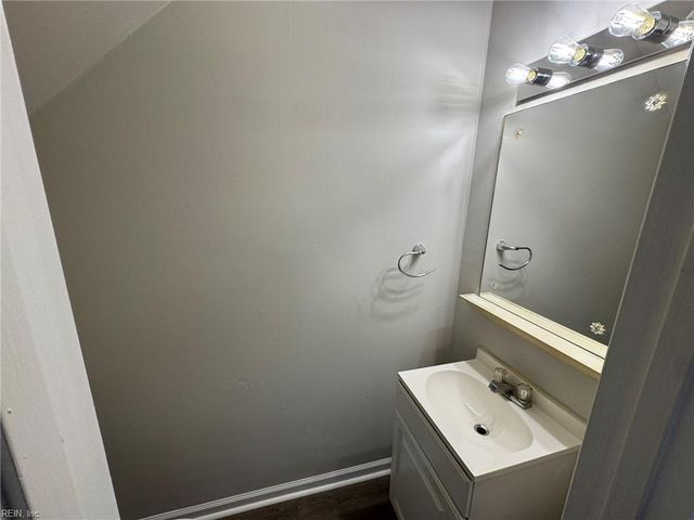 446 Britnie CT, Newport News, VA 23602