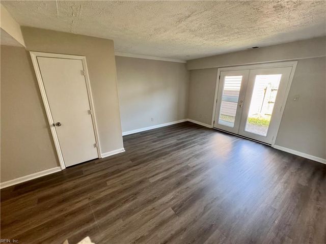 446 Britnie CT, Newport News, VA 23602