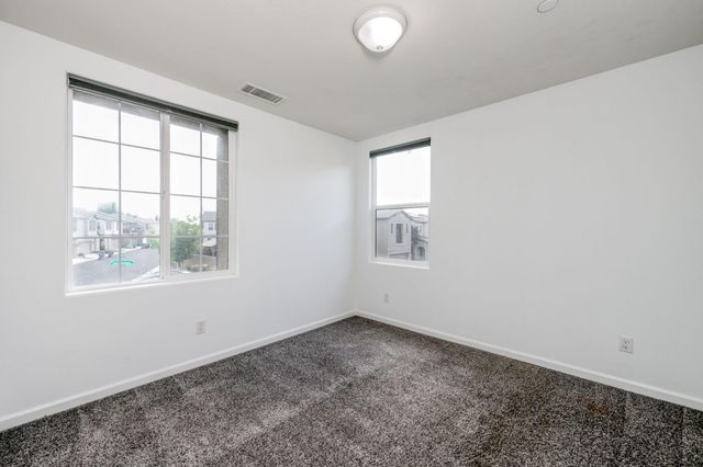 5402 W Santa Barbara, Fresno, CA 93722