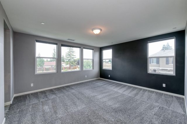 5402 W Santa Barbara, Fresno, CA 93722