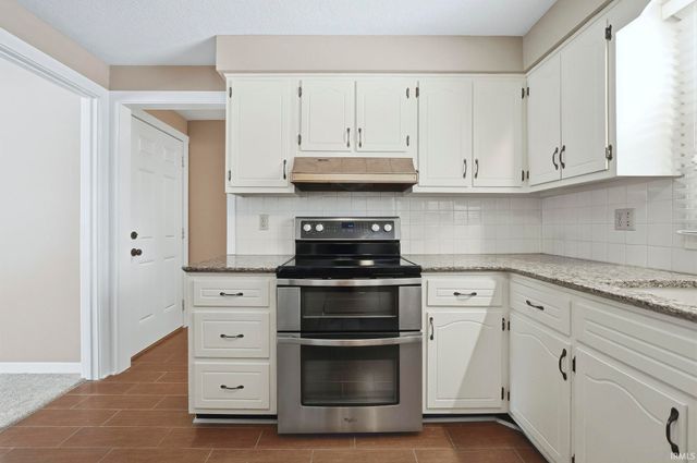 9928 Berkshire Lane, Fort Wayne, IN 46804