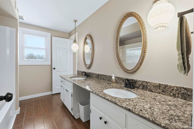 9928 Berkshire Lane, Fort Wayne, IN 46804