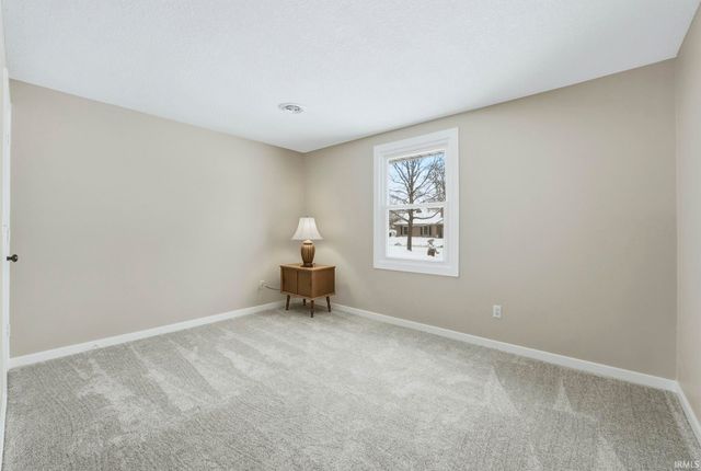 9928 Berkshire Lane, Fort Wayne, IN 46804