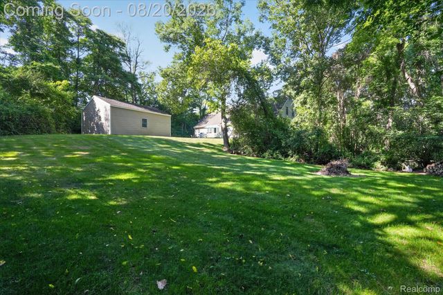 1917 S Milford Road, Milford Charter Township, MI 48381
