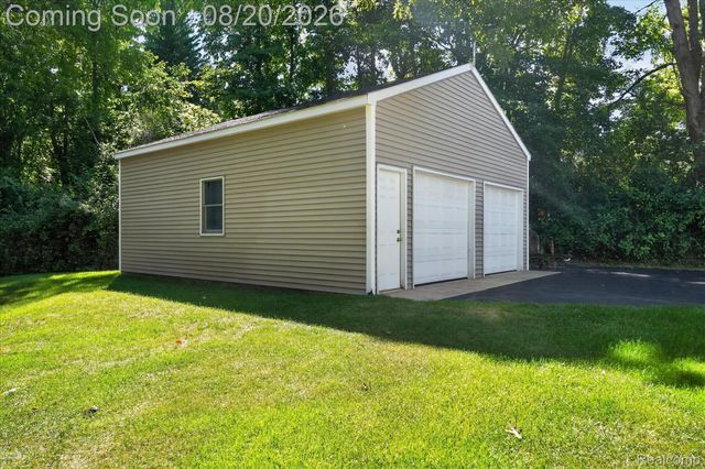 1917 S Milford Road, Milford Charter Township, MI 48381