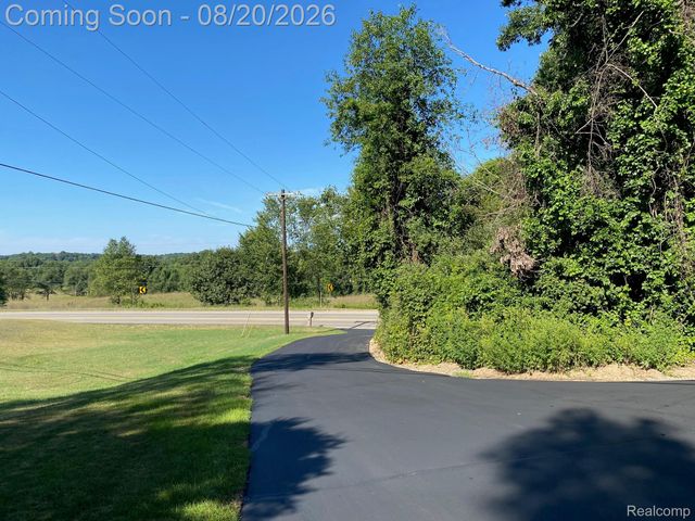 1917 S Milford Road, Milford Charter Township, MI 48381