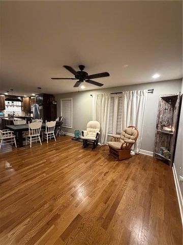 342 ARMOUR Avenue, Bonner Springs, KS 66012