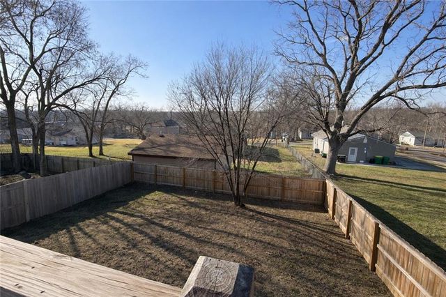 342 ARMOUR Avenue, Bonner Springs, KS 66012