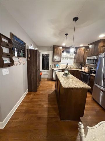 342 ARMOUR Avenue, Bonner Springs, KS 66012