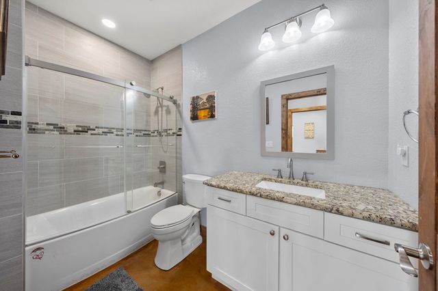 161 Balsly Rd, Center Point, TX 78010