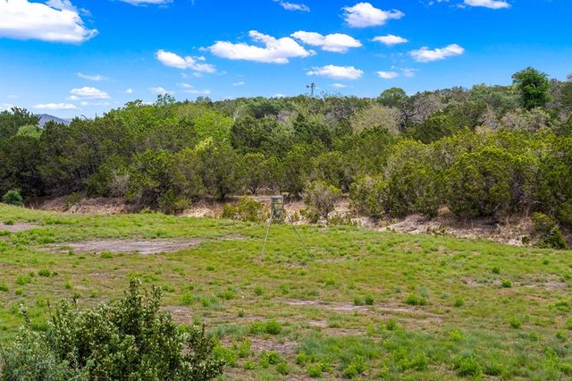 161 Balsly Rd, Center Point, TX 78010