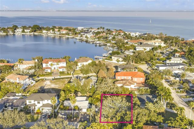 211 TOLEDO WAY NE, St Petersburg, FL 33704