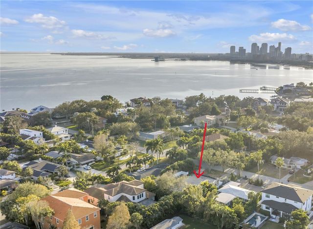 211 TOLEDO WAY NE, St Petersburg, FL 33704