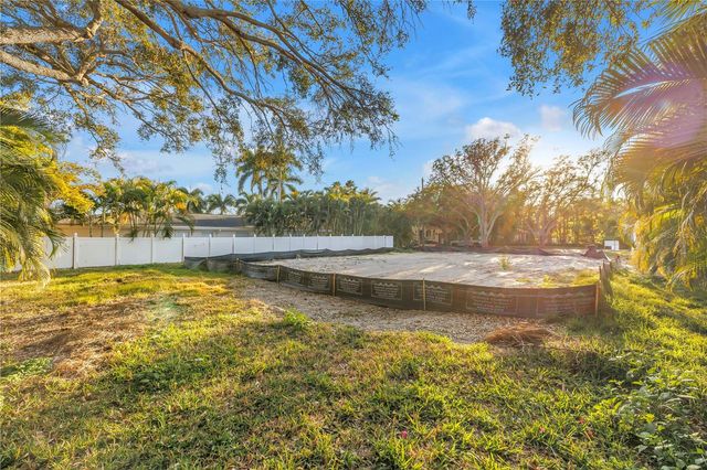 211 TOLEDO WAY NE, St Petersburg, FL 33704