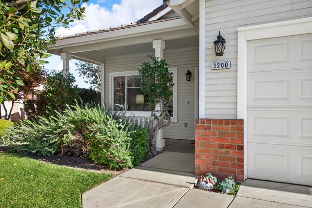 3200 Spring Garden Dr, Turlock, CA 95382