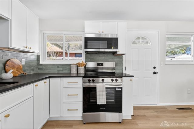 5560 Harshmanville Road, Dayton, OH 45424