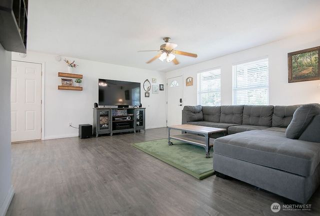 535 Diane Street SW, Castle Rock, WA 98611