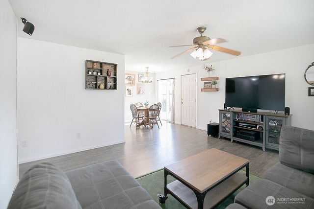535 Diane Street SW, Castle Rock, WA 98611