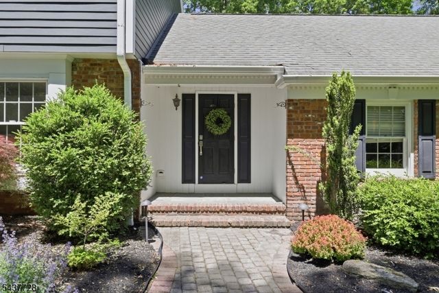 70 High Oaks Dr, Watchung Boro, NJ 07069