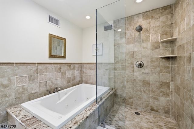 70 High Oaks Dr, Watchung Boro, NJ 07069