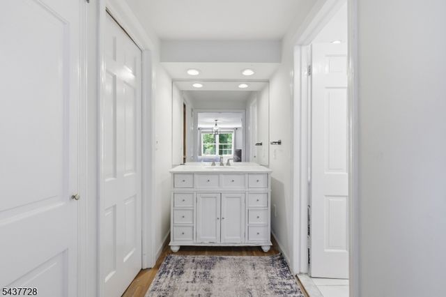 70 High Oaks Dr, Watchung Boro, NJ 07069