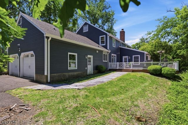 70 High Oaks Dr, Watchung Boro, NJ 07069